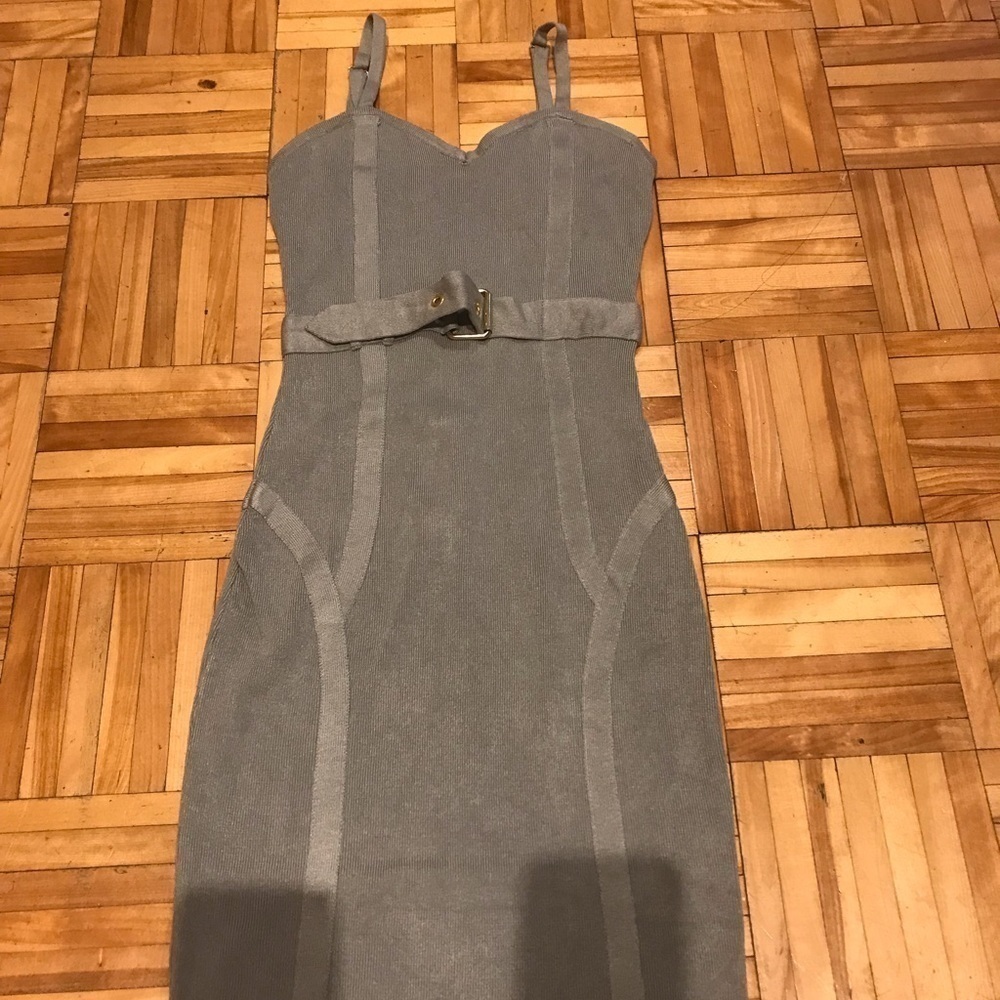 Guess dress nwot​​​​​​ - Picture 3 of 9